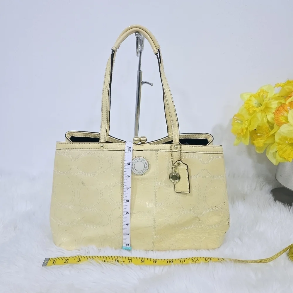 Coach yelow signature shoulder #19215